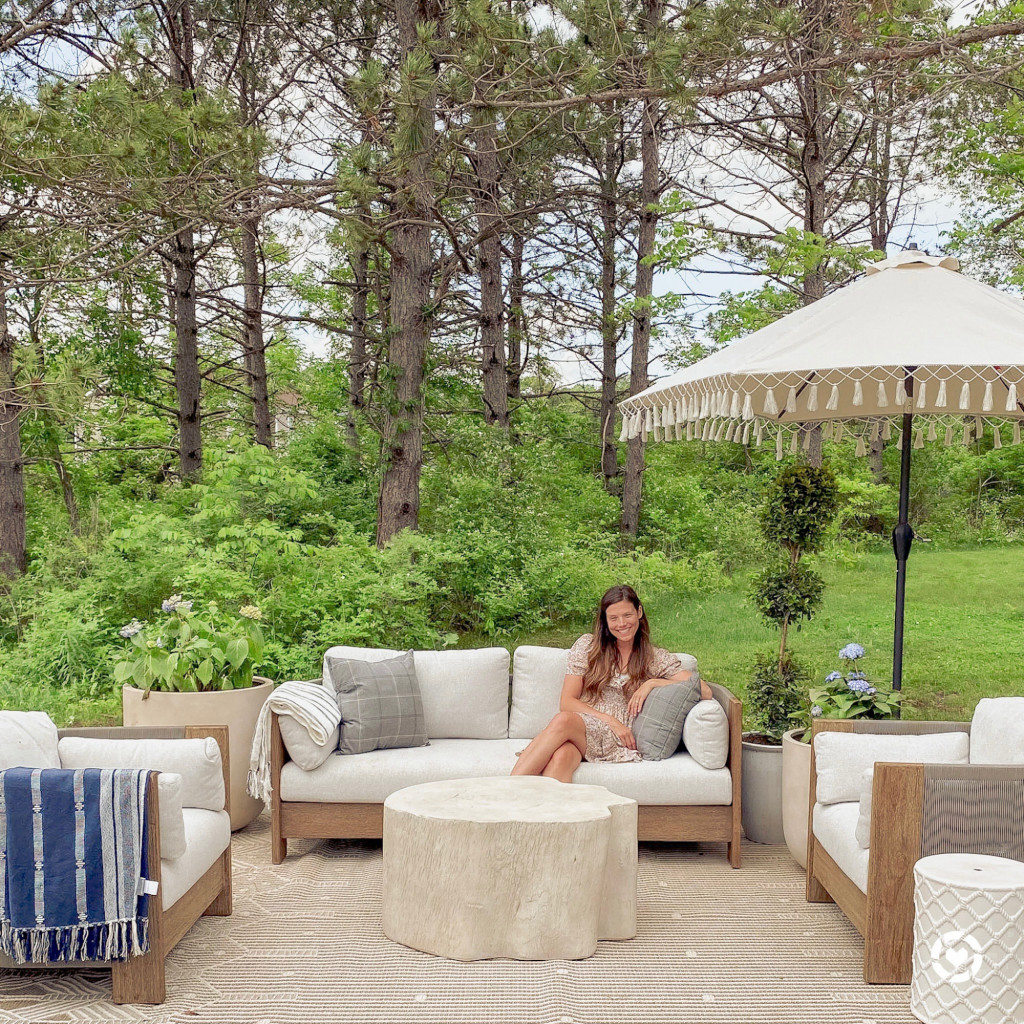 Outdoor loveseat store with umbrella