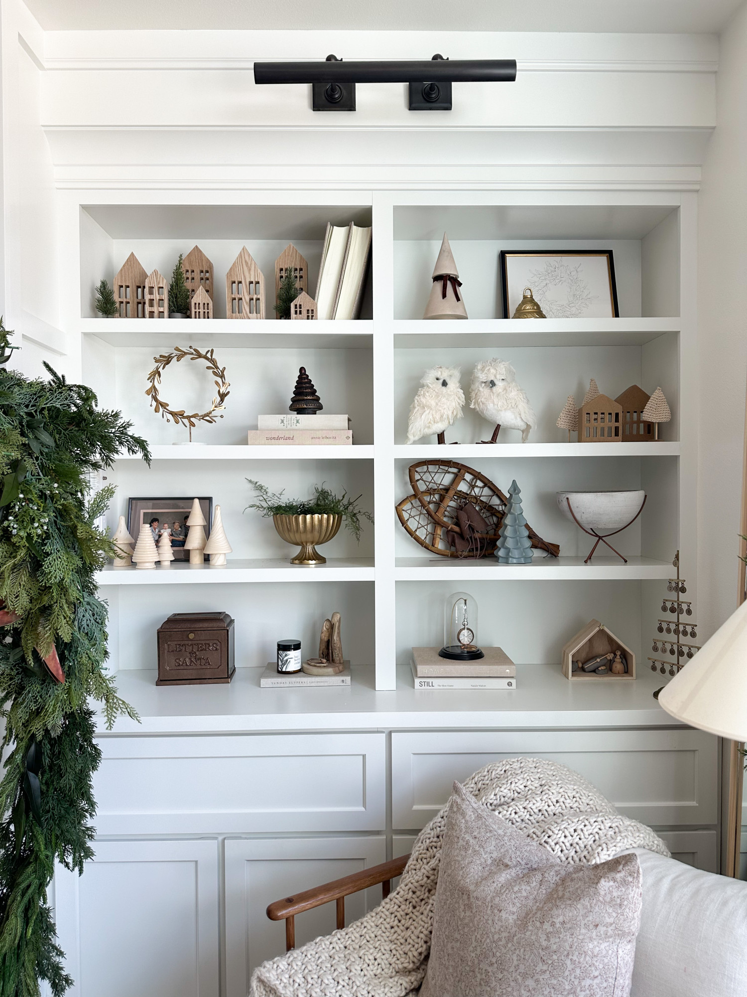 holiday shelf decor